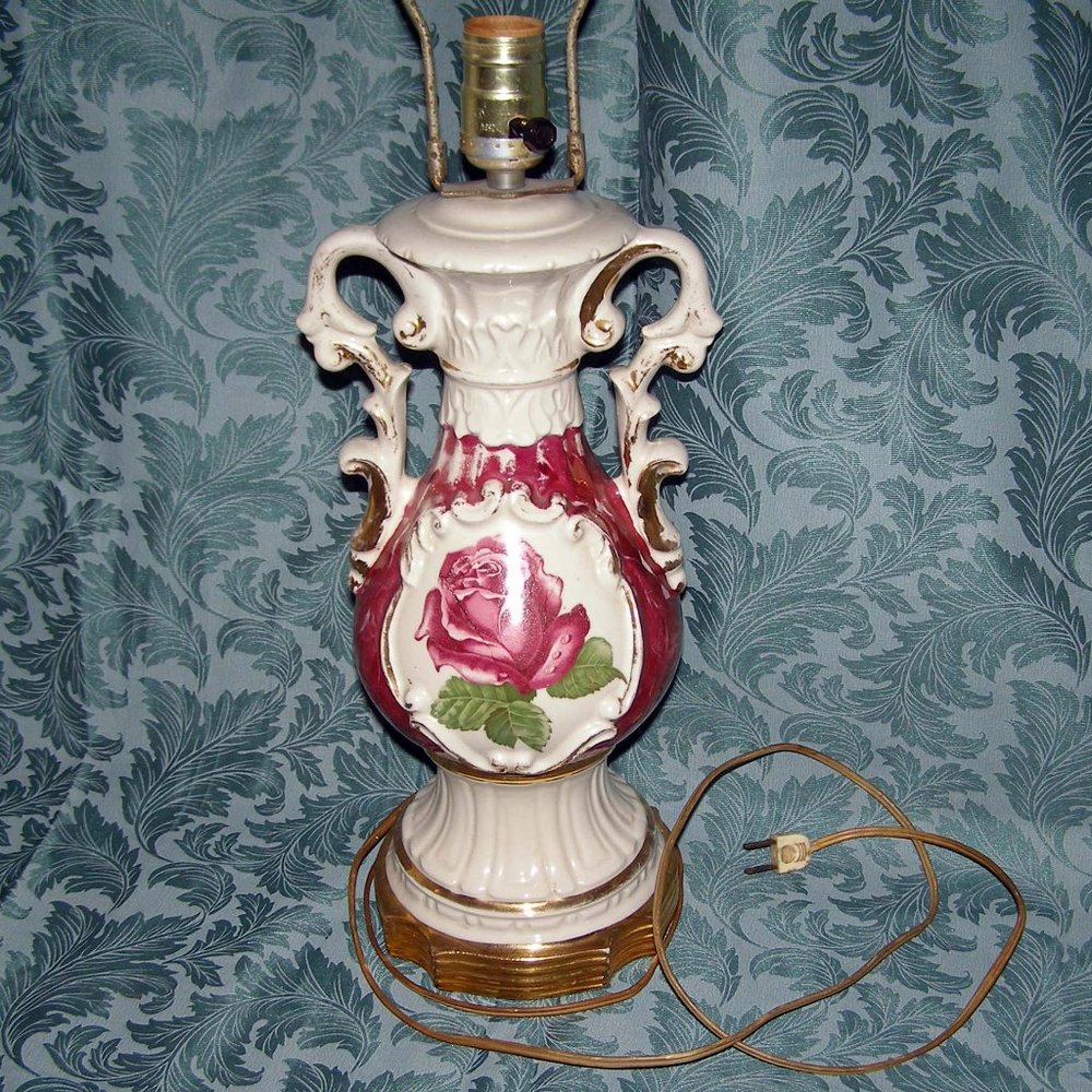 💡 RARE Working Antique 1940s Victorian Style Ceramic Rose Urn LAMP BASE by… - Picture 3 of 13